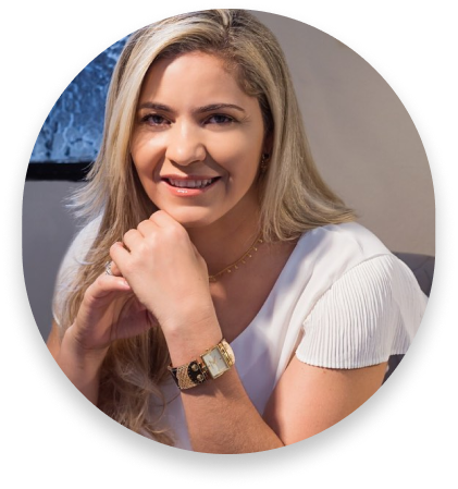 Foto de Luclecia Caetano sorrindo.